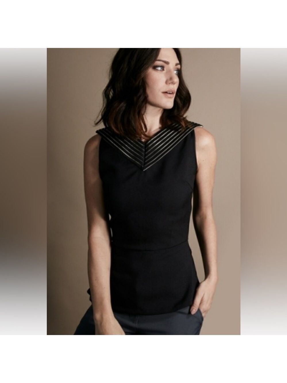 Elizabeth & Clarke Top Size 2 Black Sleeveless Top EUC
